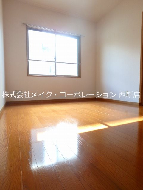 ラフィーネ西新 ベッドルーム