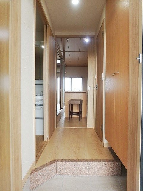 ※同物件別部屋引用です。 エステート・モア・天神マリーナ 玄関