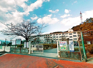 Lindre長丘 中学校