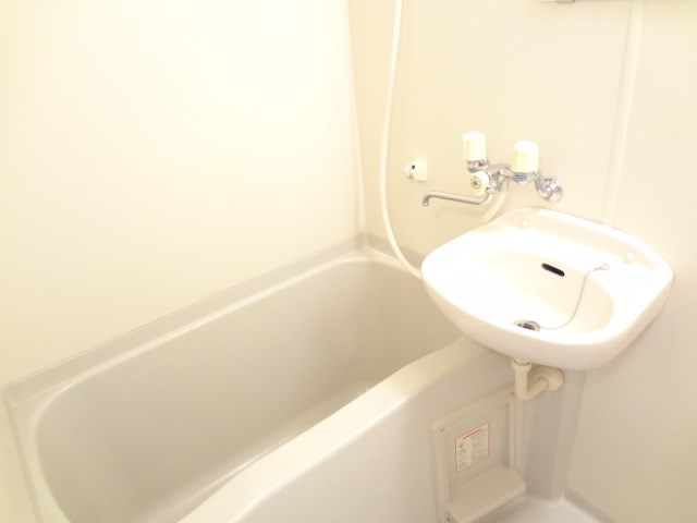 写真は同型タイプ 真和ビル 風呂画像