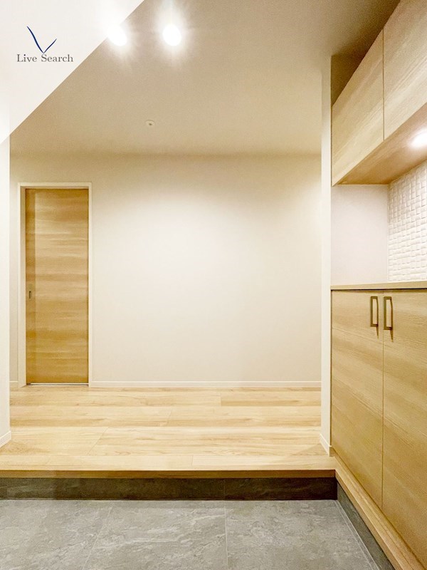 シャーメゾン日赤通り 玄関