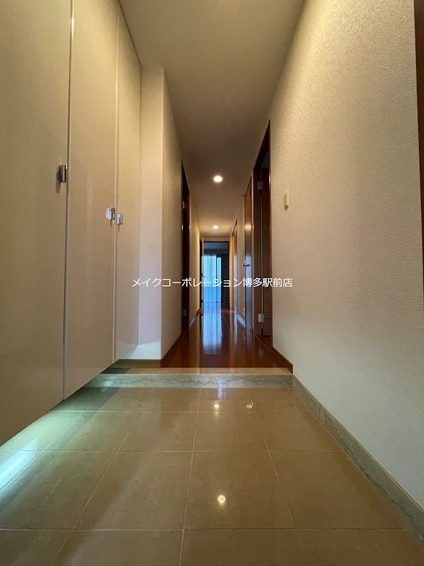 玄関 サーパス薬院 玄関