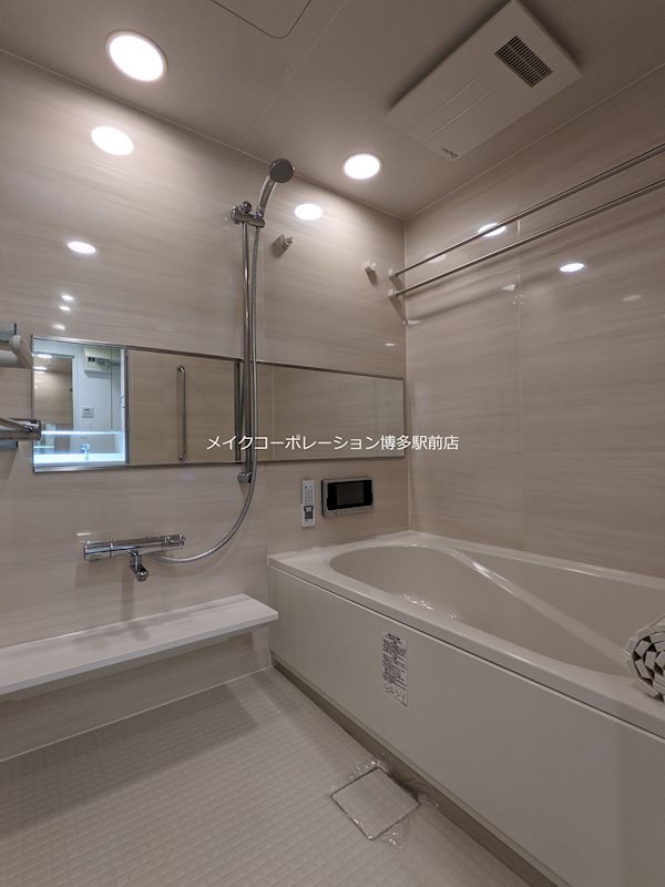 同物件、別部屋の写真です。 ウェルブライト博多ステーション 風呂画像