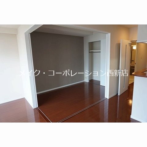 ベッドルーム ラクレイス西新 ベッドルーム