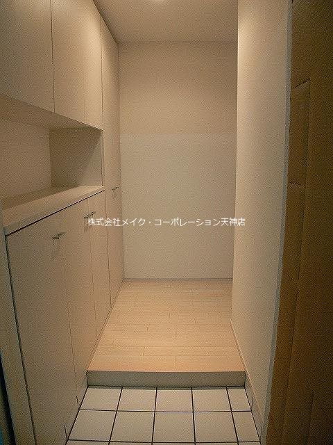 リフェスタ渡辺通 玄関
