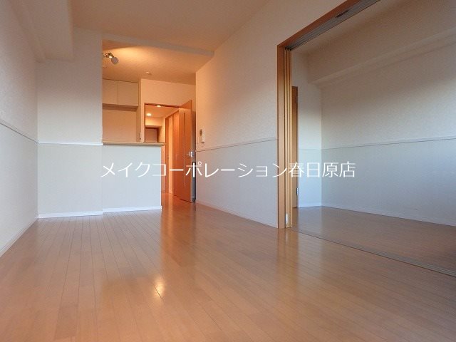 写真は同型タイプ スタンドリバーしののめ リビング