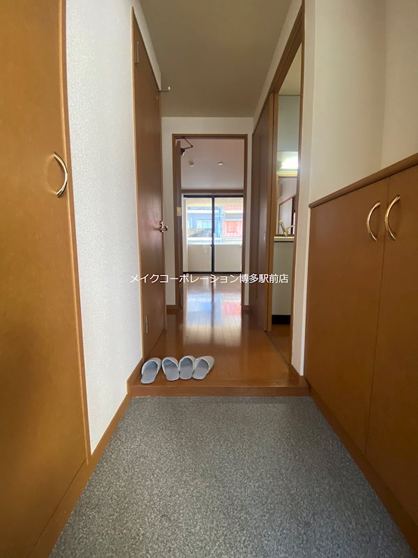 リンデン東薬院 玄関