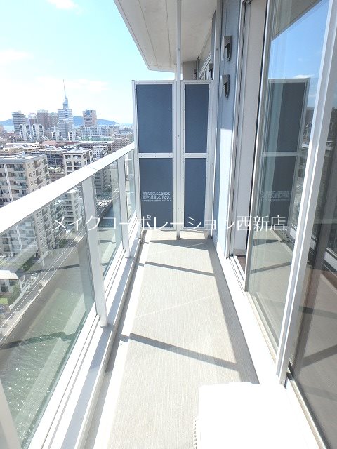 ラクレイス西新レジデンシャルタワー ベランダ
