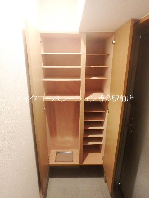 クリエート白金 玄関