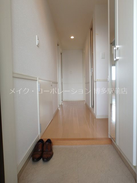 クリムゾン吉塚 玄関