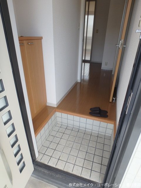 ブライトン麦野B棟 玄関