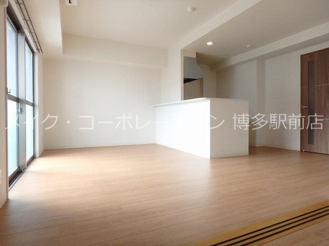 リビング レフィナード博多 リビング