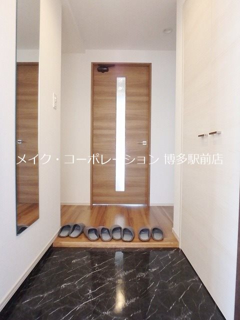 フォンターナガーデン博多駅前 玄関