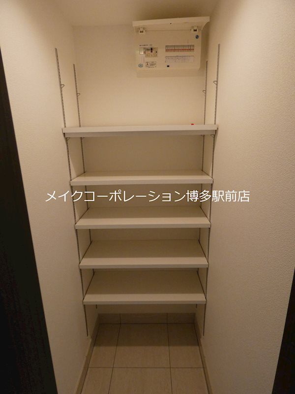 オープンレジデンシア博多空港通り 玄関