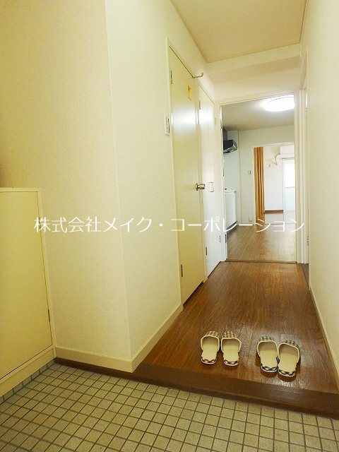 城要ビル 玄関