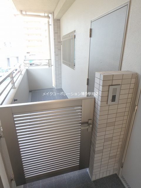 ※写真は棟内別部屋 Sophia Garden博多 玄関