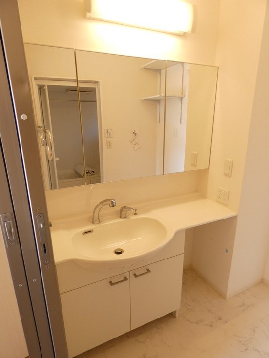 写真は同型タイプ クリスコーラ その他3