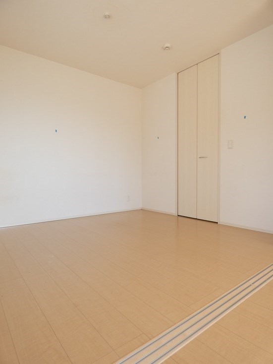 写真は同型タイプ クリスコーラ ベッドルーム