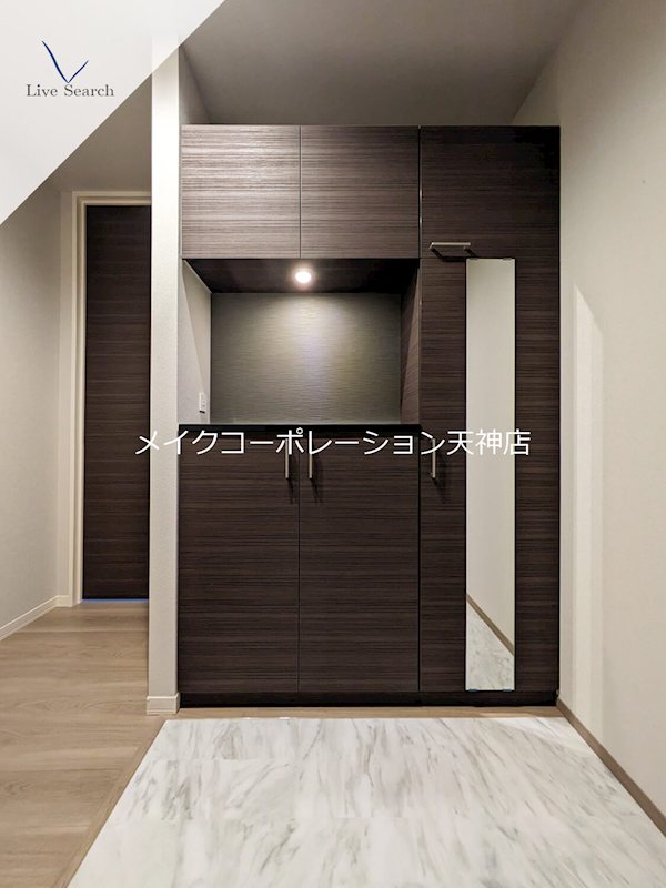 メゾンゴールド高取 玄関