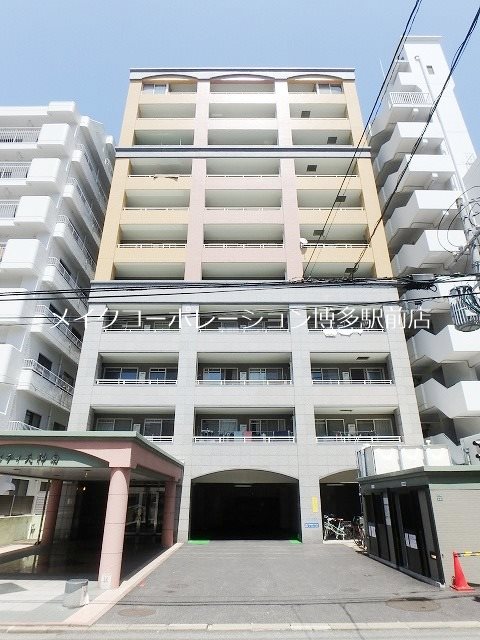 リバティ天神南 外観