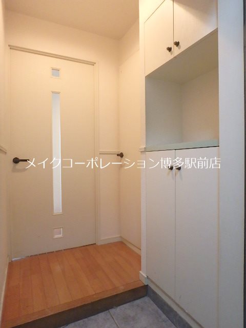 リバティ天神南 玄関