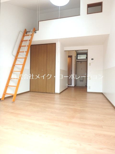 サーチュイン原 リビング