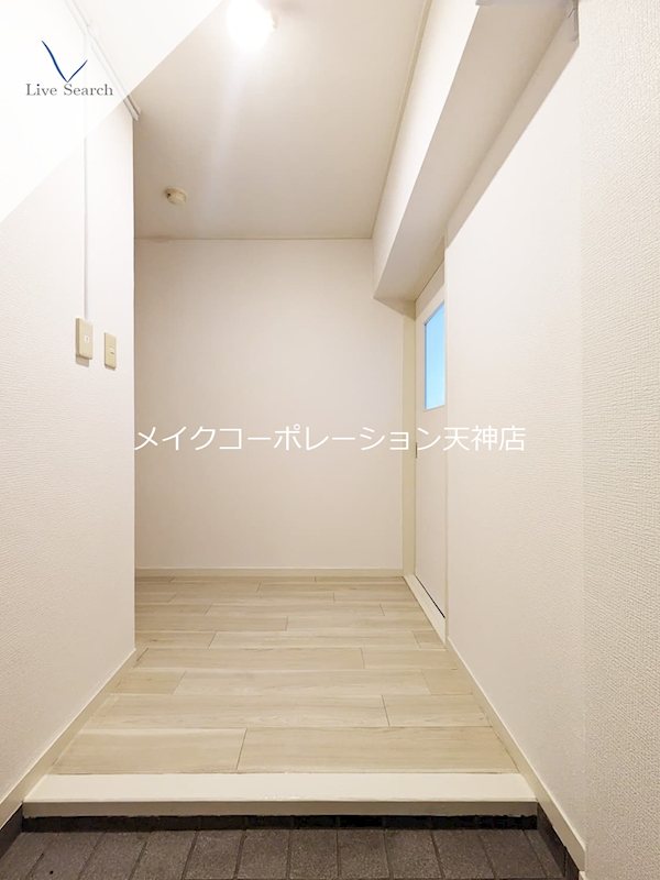 WEST HILLS TENJIN 玄関