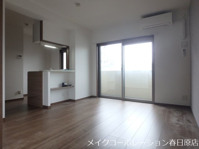 写真は同型タイプ Mitte リビング