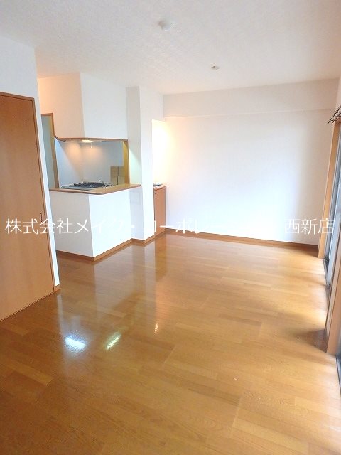 アヴァンセーヌ西新 リビング