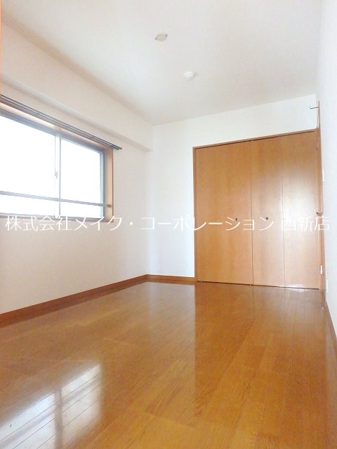 アヴァンセーヌ西新 ベッドルーム