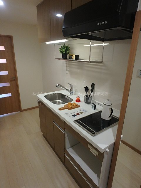 ロイヤルコンフォート渡辺通 キッチン