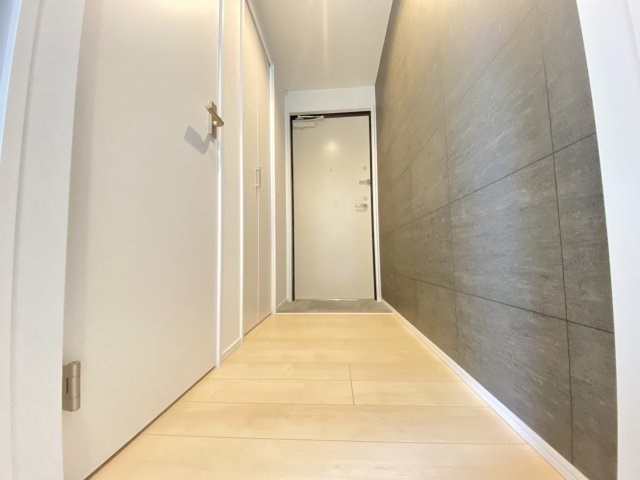 写真は同型タイプ La Pace 博多南 玄関