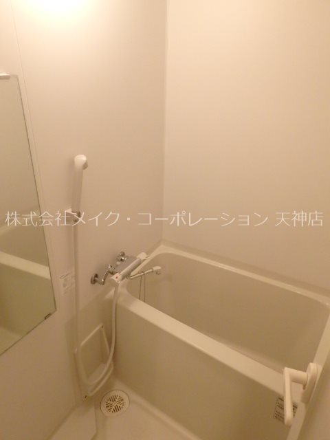 他号室参考写真となります。 アソシアグロッツォ薬院サウスシーン 風呂画像