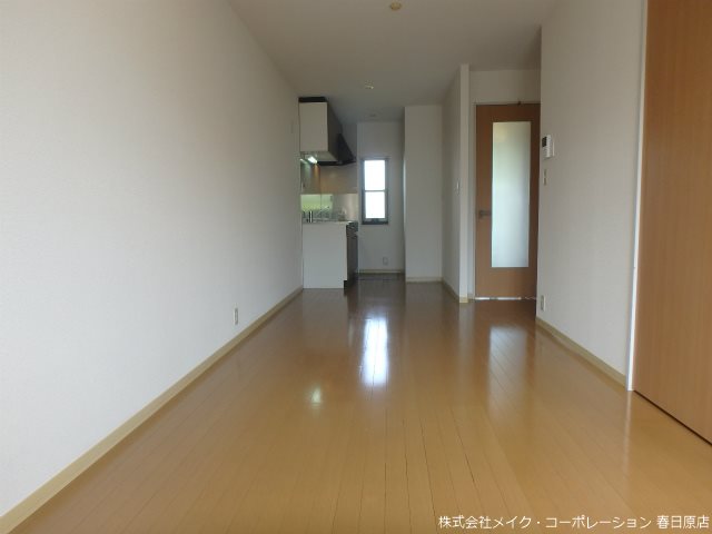 写真は同型タイプ ルシェルブルー大城C棟 リビング