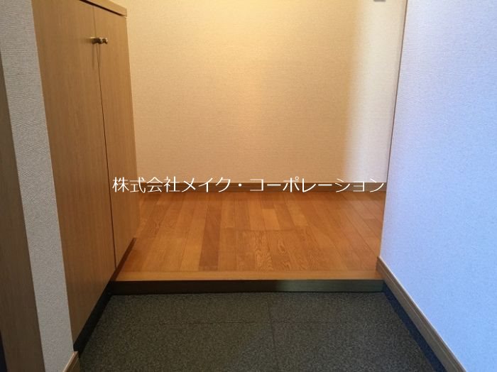ルピエ警固 玄関