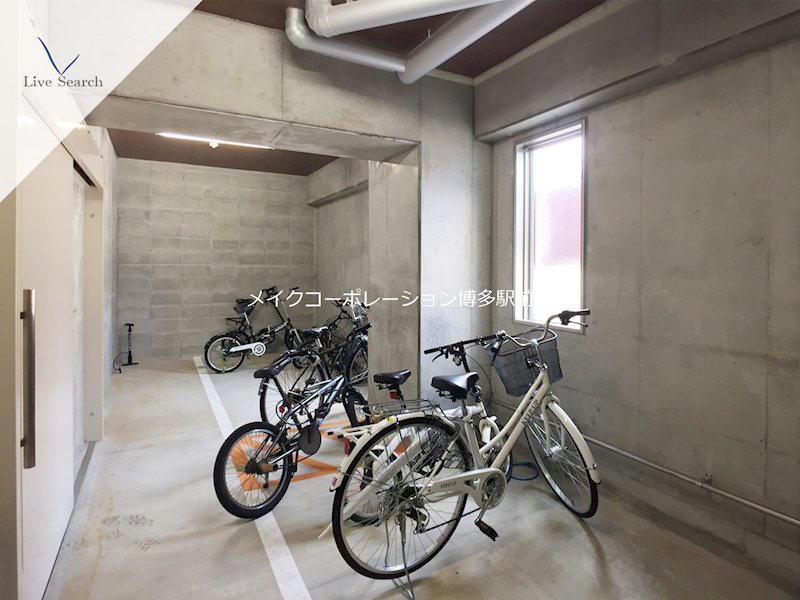 ADONIS COURT その他6