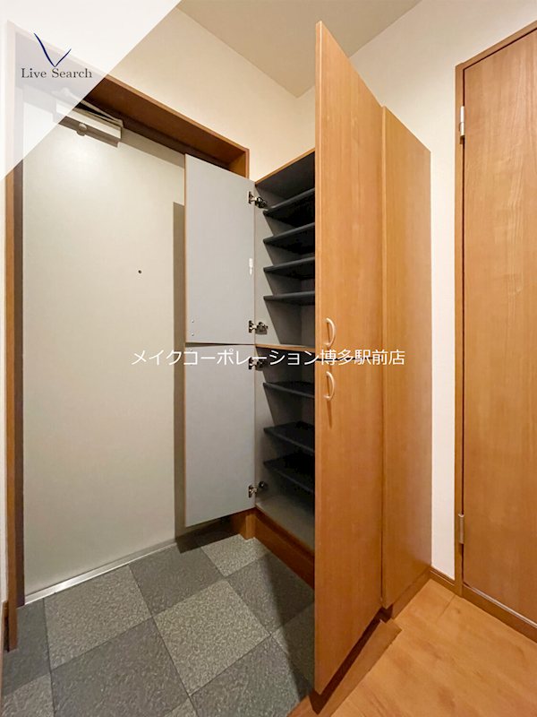 ADONIS COURT その他10