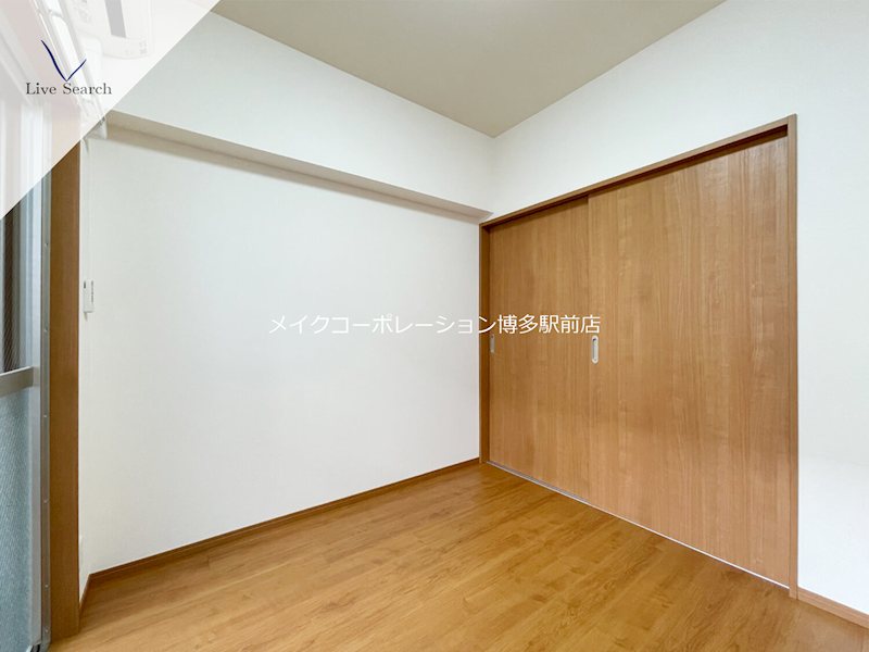 ADONIS COURT ベッドルーム