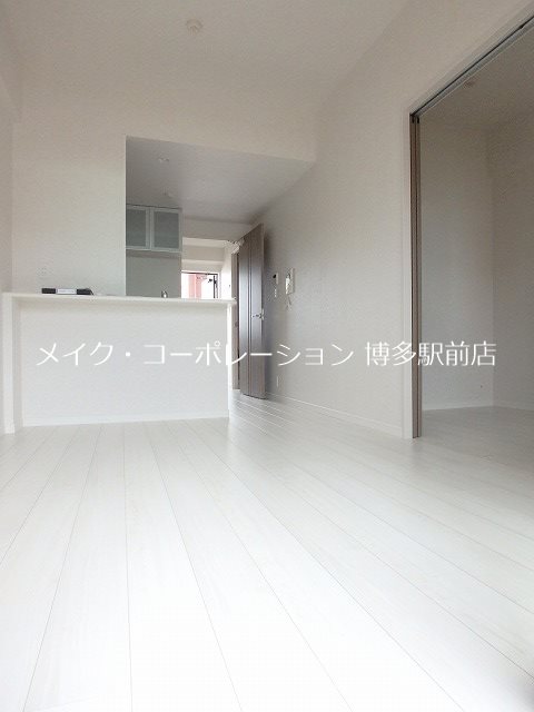 ネストピア東比恵駅前Ⅱ リビング