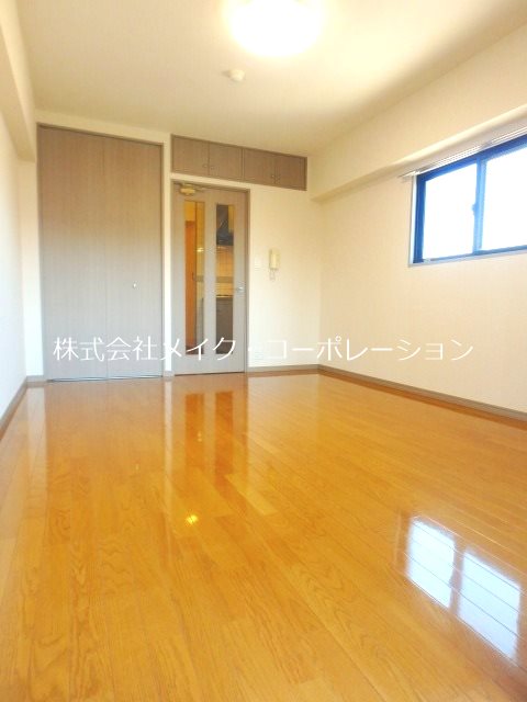 リビング メルクリオ西新 リビング