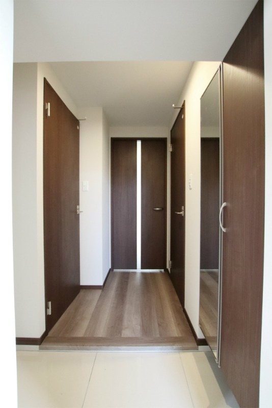 リファレンスリバービュー室見 玄関