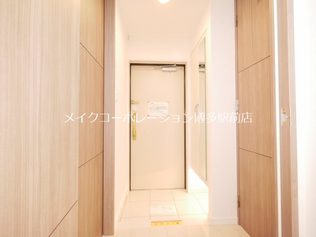 ヴィラージュ県庁前参番館 玄関