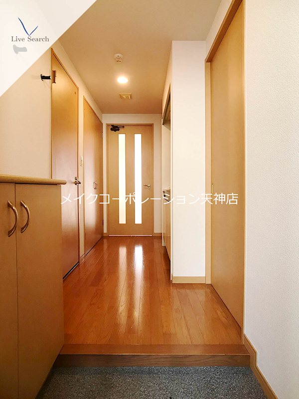 リンデン東薬院 玄関