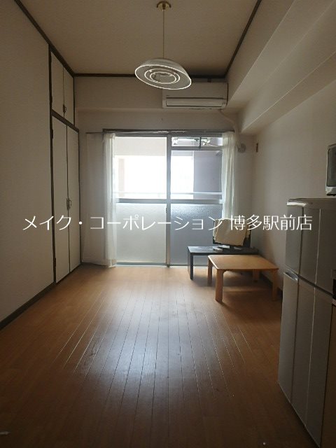 エルビス警固 リビング