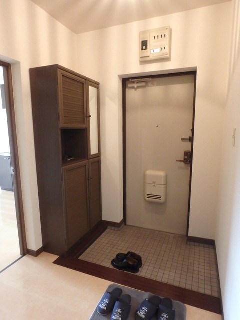 プラム惣利 玄関