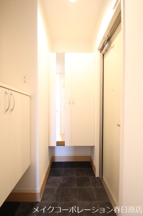 D-room空港西 玄関