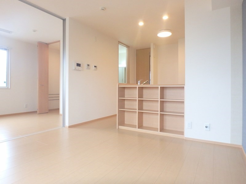 写真は同型タイプ ブラン春日 リビング