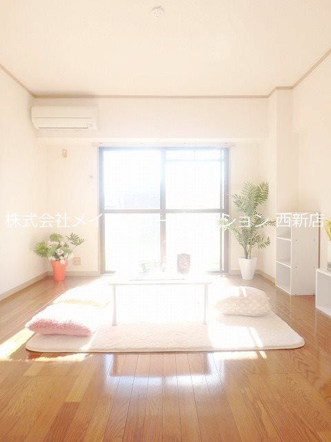 リビング ロイヤルパレス片江 リビング