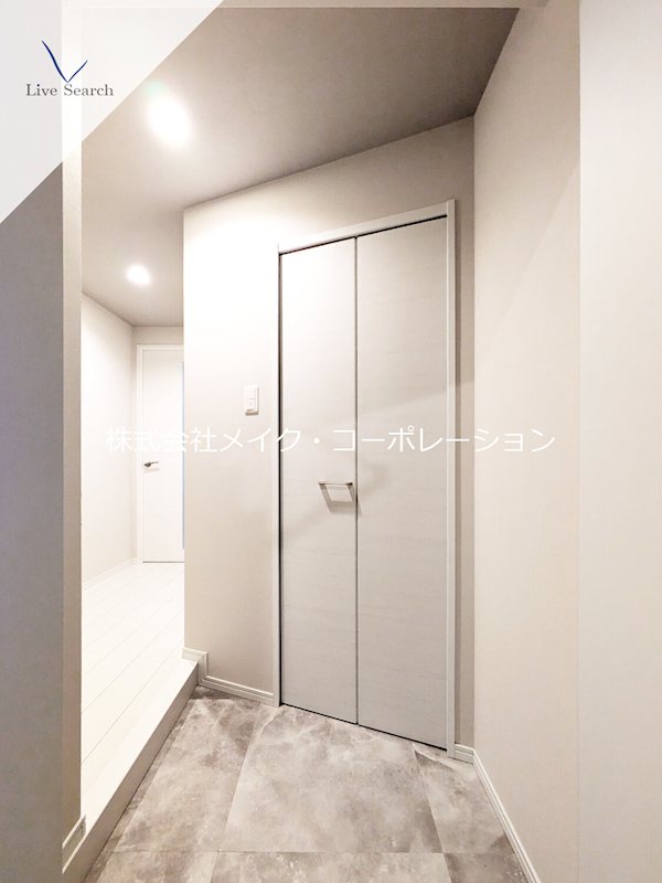 MODERN PALAZZO赤坂NEURO 玄関