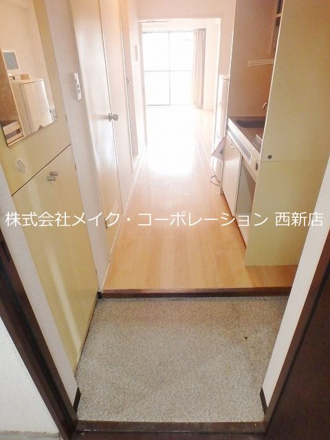 玄関 ホワイトマンション西新 玄関